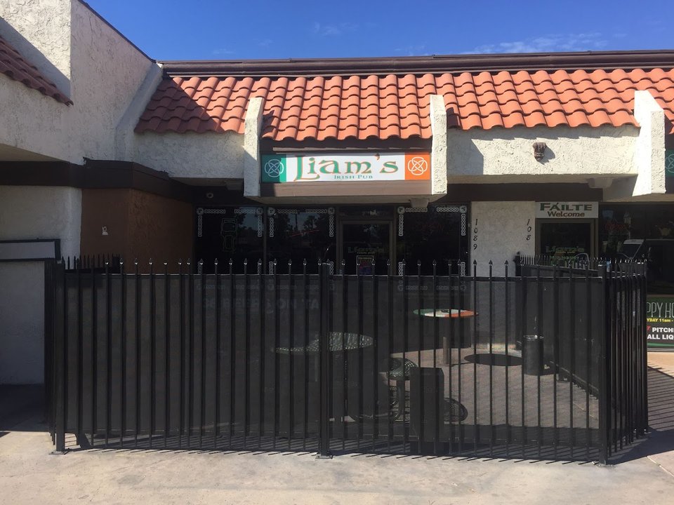 Front view of an Irish pub.